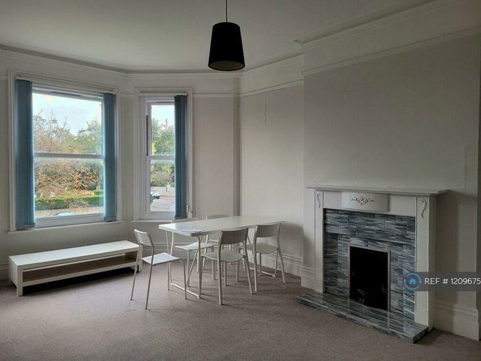 2 Bedroom Flat To Rent In Shorncliffe Road, Folkestone, CT20