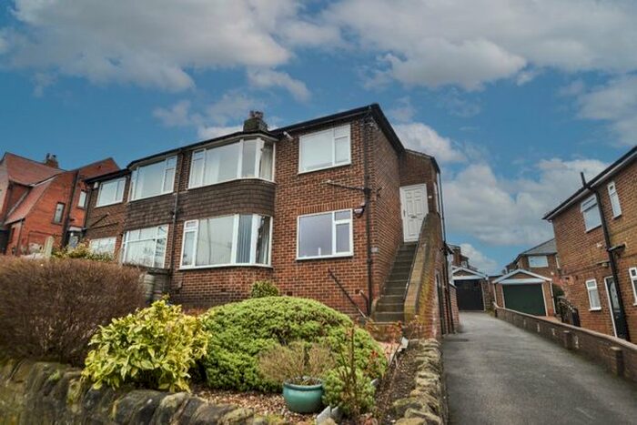 2 Bedroom Flat To Rent In Tinshill Road, Cookridge, Leeds, LS16