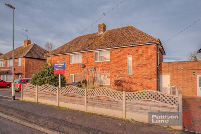 3 Bedroom Semi-Detached House For Sale In Pevrel Place, Desborough, Kettering, NN14