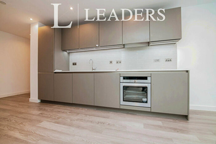 3 Bedroom Apartment To Rent In Landrow Place, Lionel Street, B3