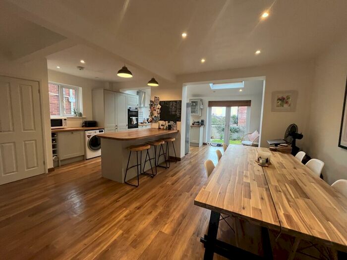 3 Bedroom House To Rent In Kingsway, Exeter, EX2