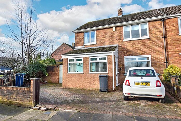 3 Bedroom End Of Terrace House For Sale In Bisley Drive, South Shields, NE34