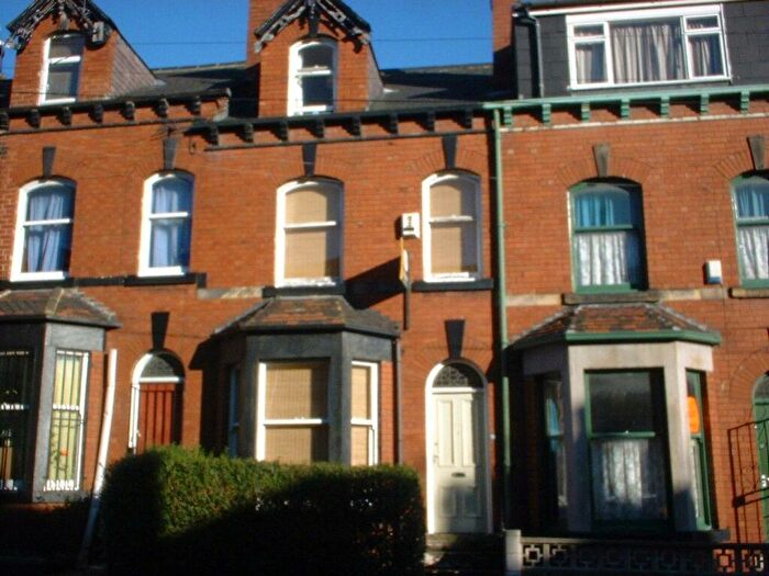 4 Bedroom House To Rent In Hessle View, Leeds, LS6