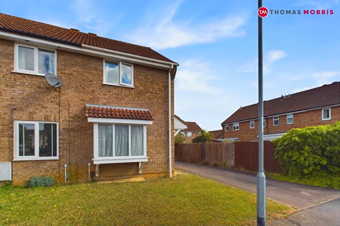 2 Bedroom End Of Terrace House To Rent In Alder Close, Eaton Ford, St Neots, Cambs, PE19