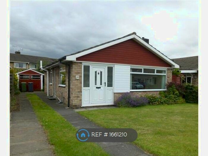 2 Bedroom Bungalow To Rent In Yarburgh Way, York, YO10