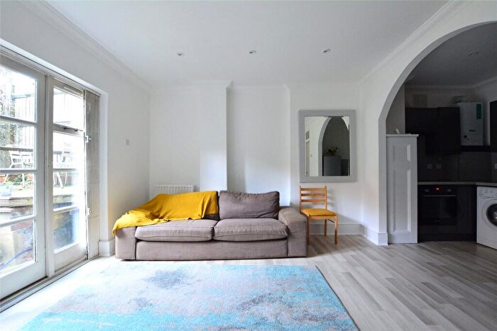 2 Bedroom Apartment To Rent In Shooters Hill Road, Blackheath, London, SE3