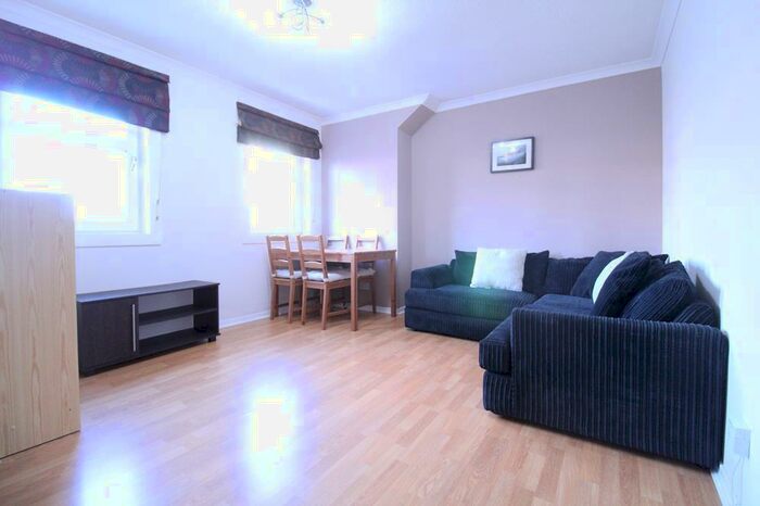 1 Bedroom Flat To Rent In Spring Garden, Top Floor, AB25