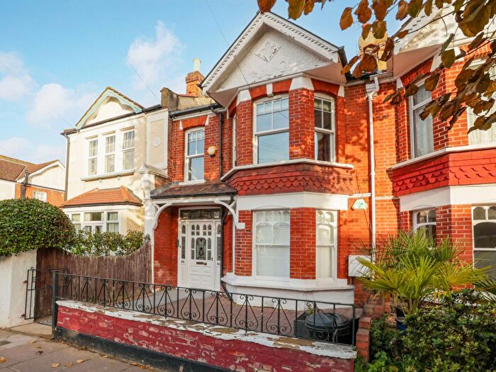 3 Bedroom Maisonette To Rent In Revelstoke Road, London, SW18