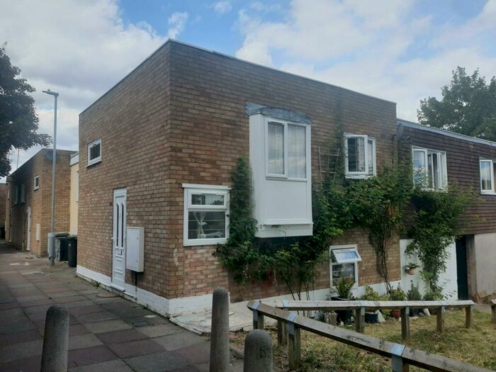 3 Bedroom House To Rent In Copenhagen Close, Luton, LU3