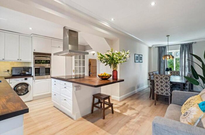 4 Bedroom House To Rent In Narrow St, London, E14