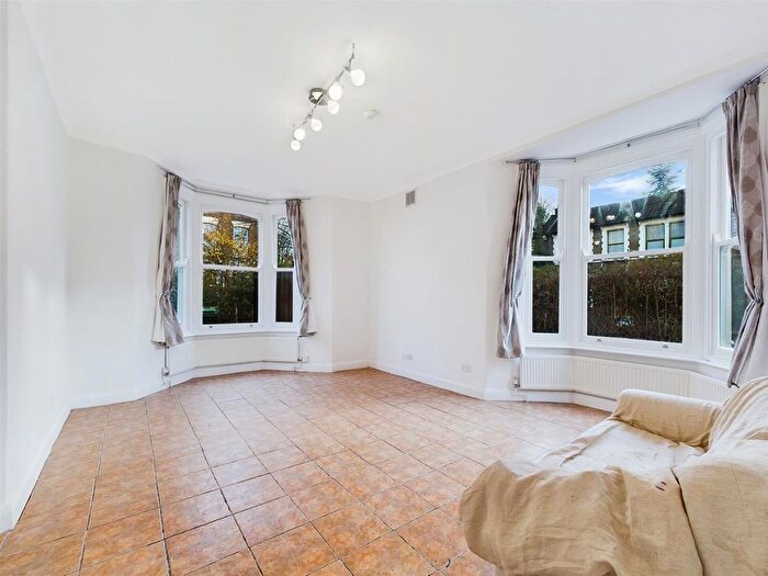 3 Bedroom Property To Rent In Wakefield Road, London, N15
