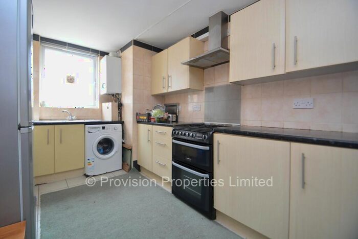 4 Bedroom Terraced House To Rent In Beechwood View, Burley, Leeds, LS4