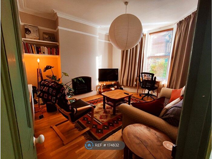 2 Bedroom Semi-Detached House To Rent In Plummers Hill, Bristol, BS5