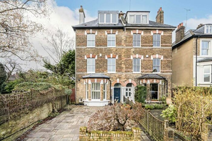 6 Bedroom Semi-Detached House To Rent In Eastern Road, London, N2