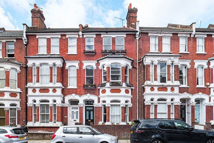 4 Bedroom Terraced House For Sale In Calabria Road, Highbury, N5
