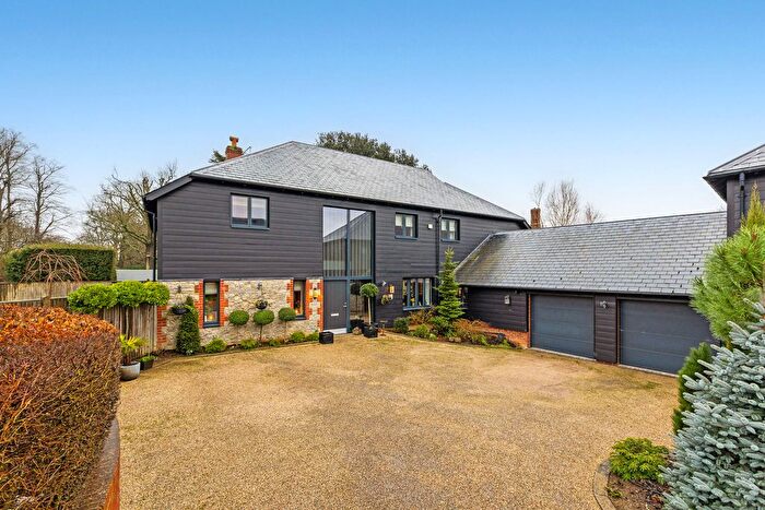 4 Bedroom Link Detached House For Sale In Yaldham Manor Drive, Kemsing, TN15