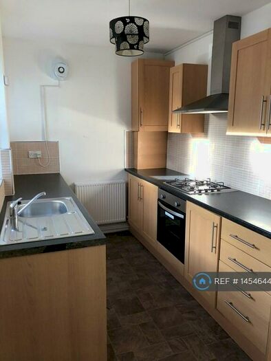 4 Bedroom Terraced House To Rent In Hough Lane, Leeds, LS13