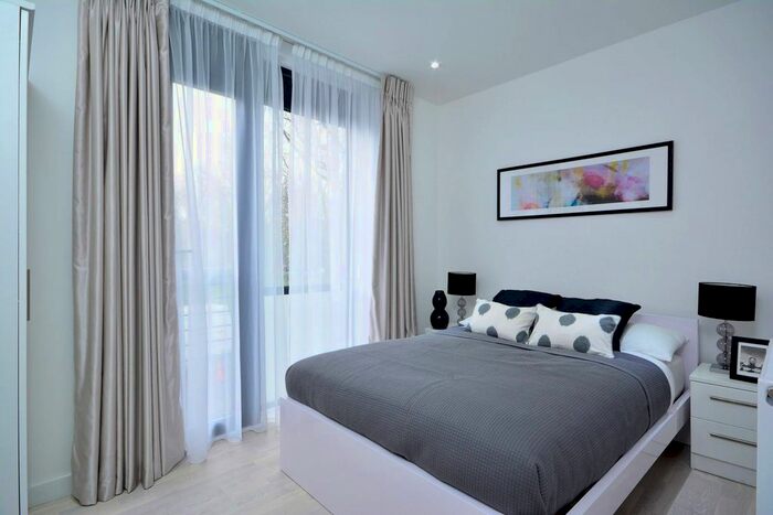 2 Bedroom Flat To Rent In Thessaly Road, Nine Elms, London, SW8