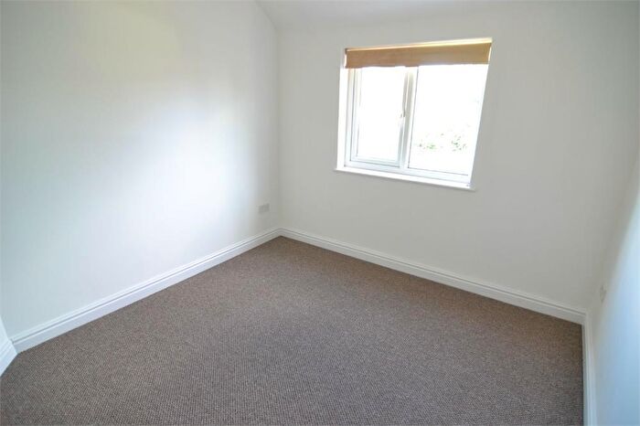2 Bedroom Semi-Detached House For Sale In Glenwood Close, Little Sutton, Cheshire, CH66