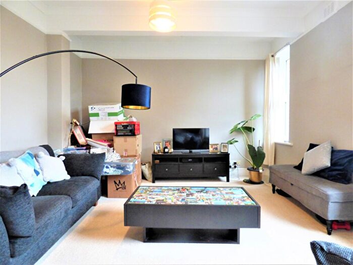 1 Bedroom Apartment To Rent In Cranes Park, Surbiton, Surrey, KT5