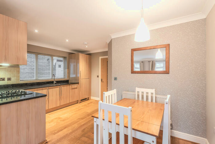 2 Bedroom Flat To Rent In Banbury Road, Oxford, OX2