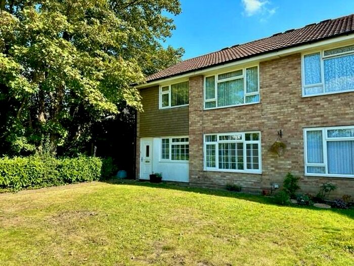 2 Bedroom Maisonette To Rent In Killarney Close, Sholing, SO19