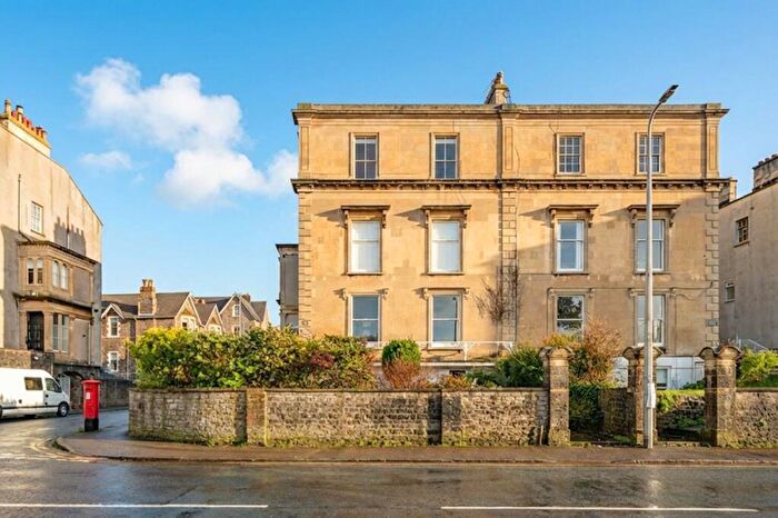 3 Bedroom Apartment For Sale In Elton Road, Clevedon, Somerset, BS21