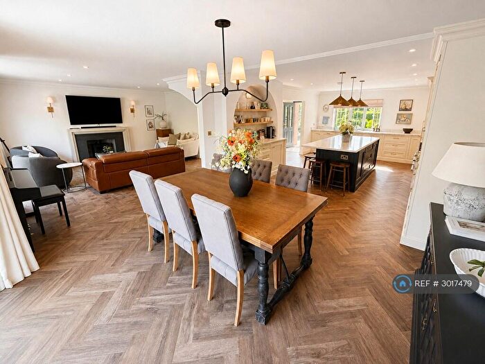 4 Bedroom Detached House To Rent In Caenshill Road, Weybridge, KT13