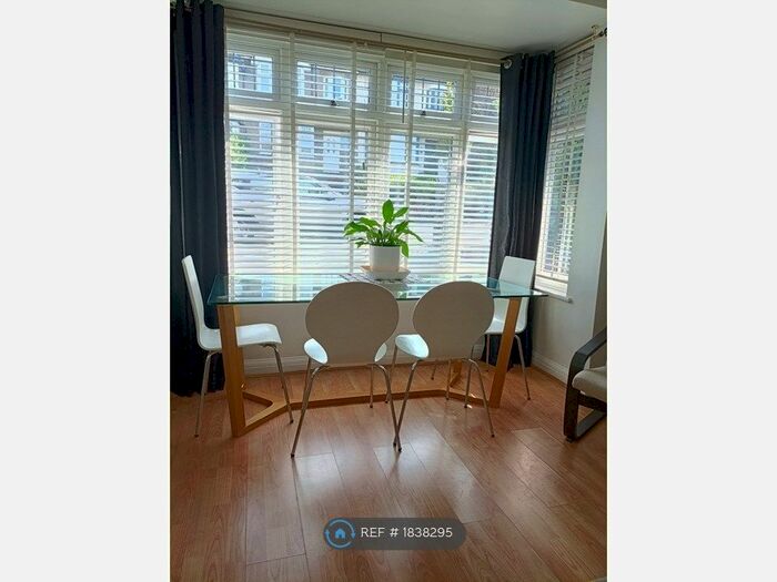 3 Bedroom Terraced House To Rent In Norbury Cross, London, SW16