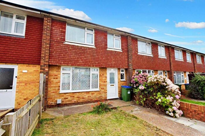 3 Bedroom Terraced House To Rent In South Coast Road, Peacehaven, BN10