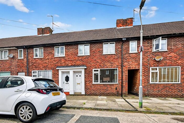 3 Bedroom Terraced House For Sale In Chatsworth Terrace, York, YO26