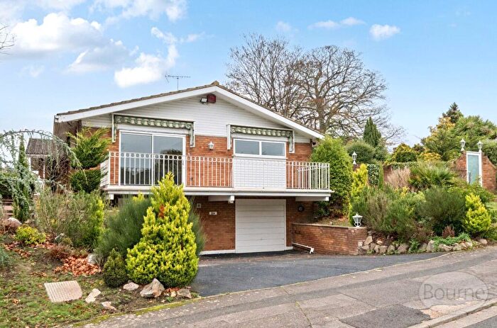 4 Bedroom Bungalow To Rent In Haymeads Drive, Esher, Surrey, KT10