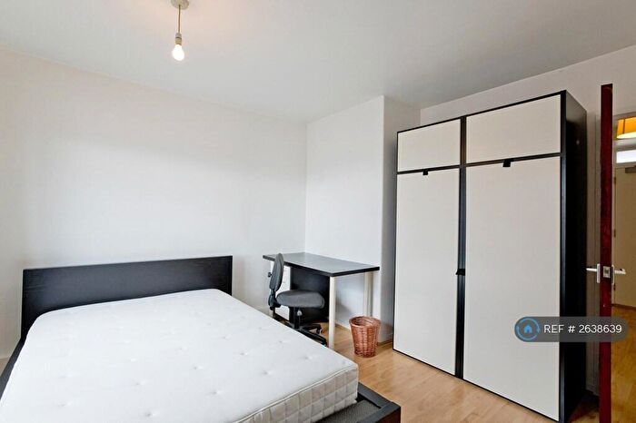 2 Bedroom Flat To Rent In Gee Street, London, EC1V