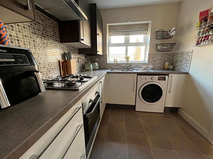 2 Bedroom Semi-Detached House For Sale In Hart Mill Close, Mossley, Ashton-Under-Lyne, OL5
