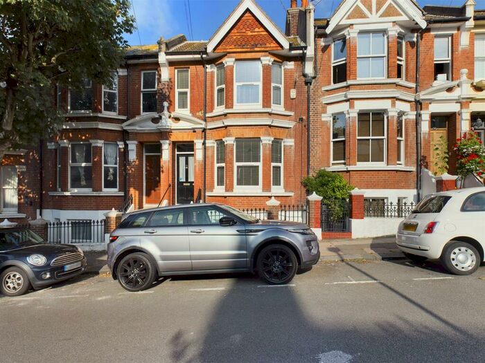 3 Bedroom Maisonette To Rent In St James`s Avenue, Brighton, BN2