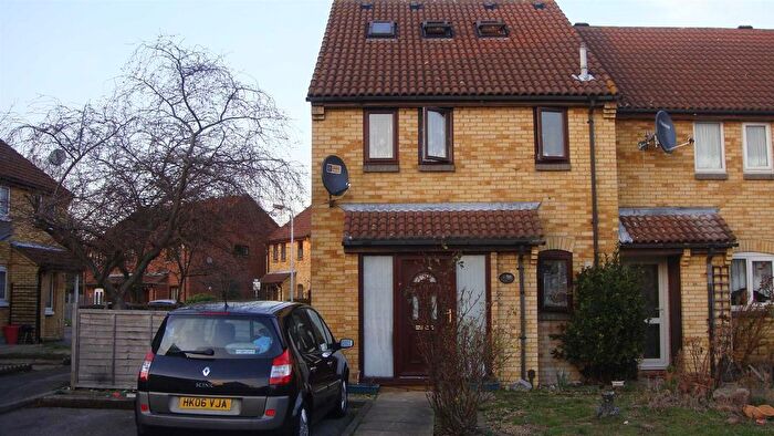2 Bedroom Semi-Detached House To Rent In Badgers Close, Hayes, UB3