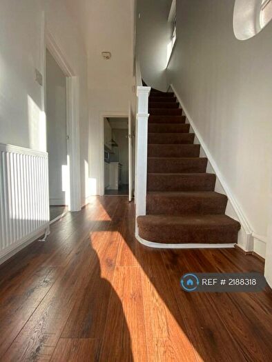 3 Bedroom Detached House To Rent In Avebury Avenue, Leicester, LE4