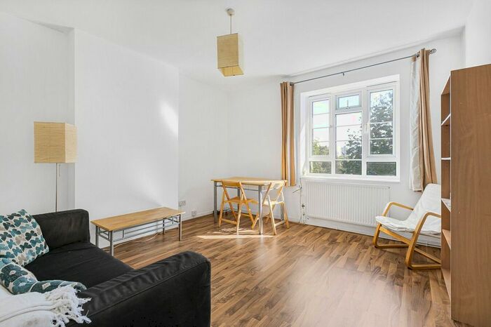 2 Bedroom Flat To Rent In Cowley Road, London, SW9