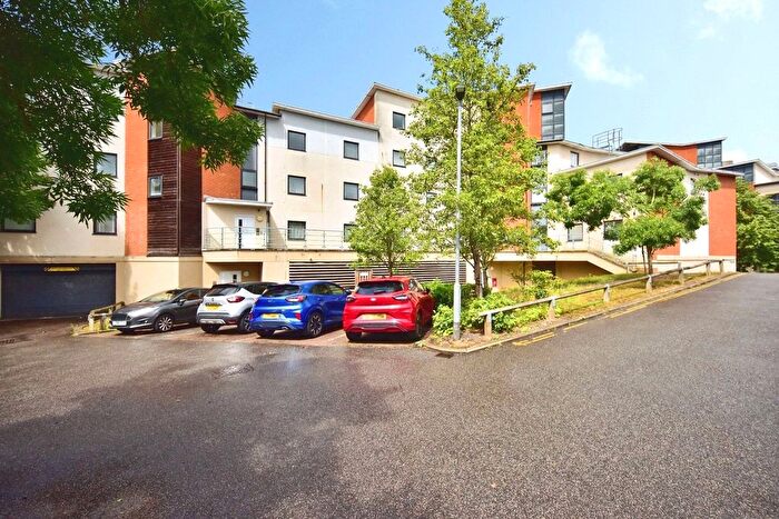 2 Bedroom Flat For Sale In Hughenden Reach, Tovil, Maidstone, Kent, ME15