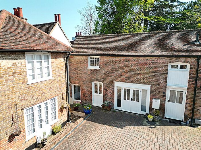 1 Bedroom Semi-Detached House To Rent In High Street, Kings Langley, Hertfordshire, WD4