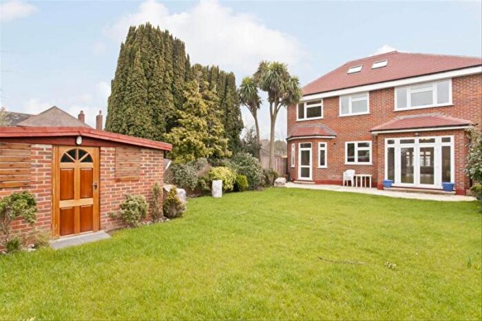 5 Bedroom House To Rent In Fir Grove, New Malden, KT3