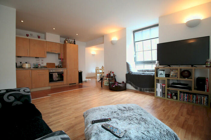 2 Bedroom Apartment To Rent In The Hicking Building, Queens Road, NG2