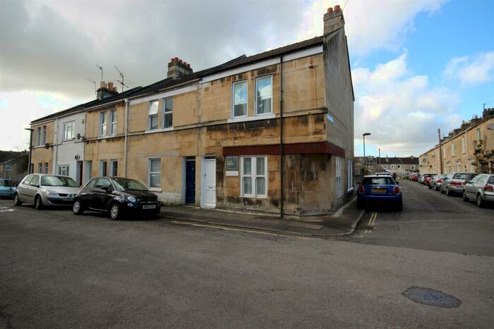 3 Bedroom End Of Terrace House To Rent In Stuart Place, Bath, BA2