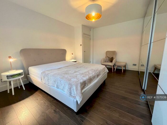 2 Bedroom Flat To Rent In Ashmead, London, N14