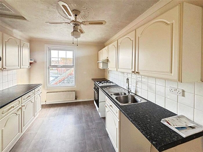 2 Bedroom Flat To Rent In Holyrood Street, PO30