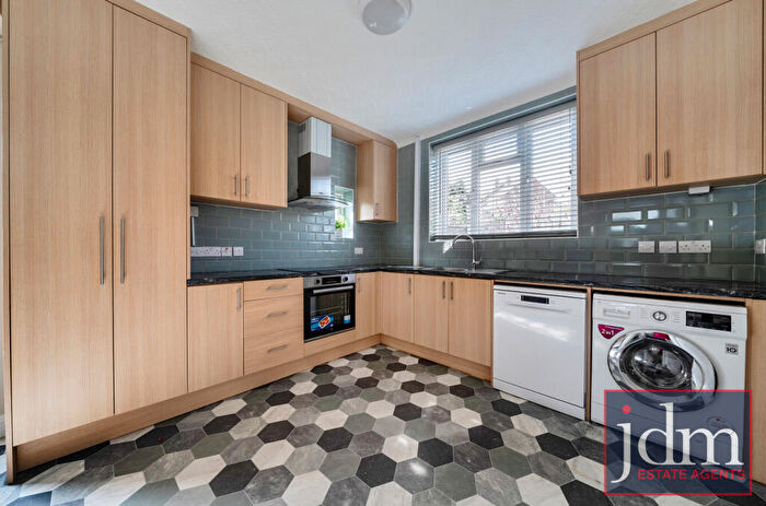 3 Bedroom Semi Detached House To Rent In Clarendon Way, Orpington, BR5