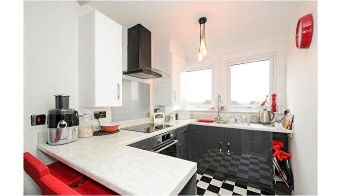 1 Bedroom Flat To Rent In Merton Road, London, SW18