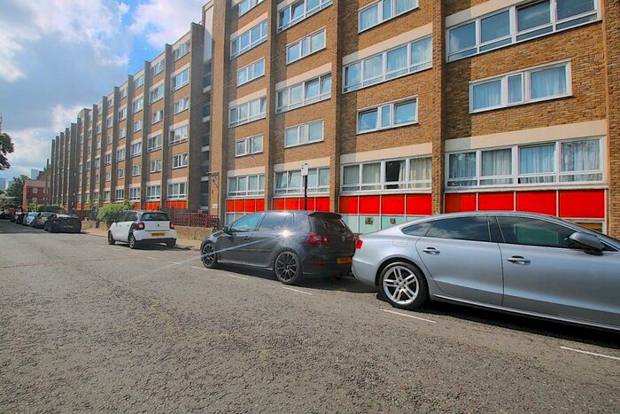 4 Bedroom Flat To Rent In Southern Grove, London, E3