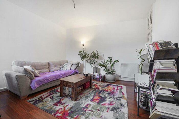 2 Bedroom Apartment To Rent In Heath Street, Hampstead, London, NW3