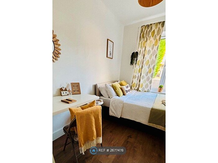 6 Bedroom Semi Detached House To Rent In Cabell Road, Guildford, GU2